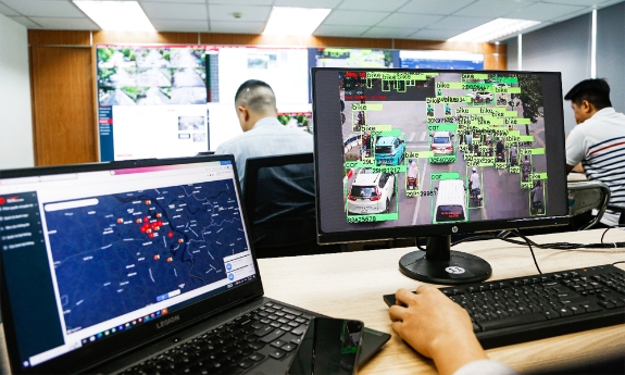 “May đo” để giải bài toán cho giao thông từ ùn tắc cho đến tìm kiếm chỗ đỗ xe
